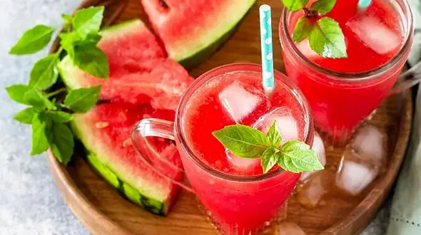 طرز تهیه اسموتی هندوانه و نعناع به 3 روش ساده 