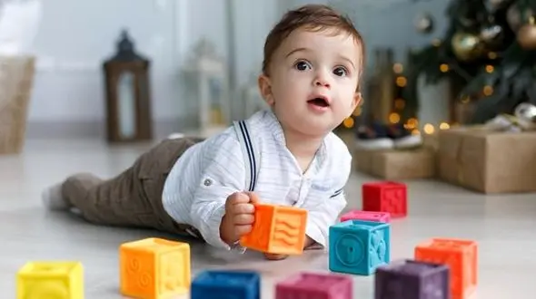 خرید اینترنتی سیسمونی نوازد و خرید اسباب بازی مناسب نوزاد