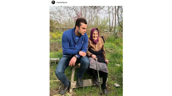 مجری معروف تلویزیون در کنار مادربزرگش