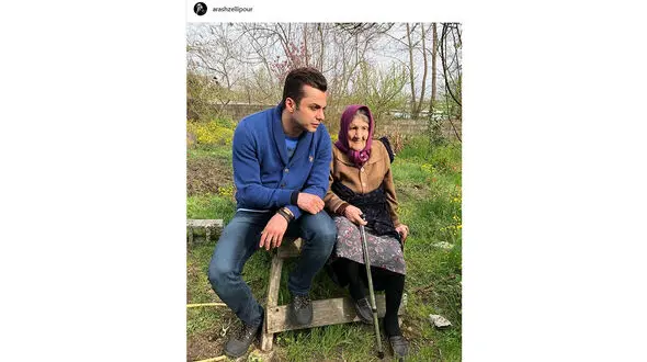 مجری معروف تلویزیون در کنار مادربزرگش