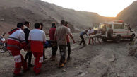 نجات فرد سقوط کرده از ارتفاعات کوه در بهاباد