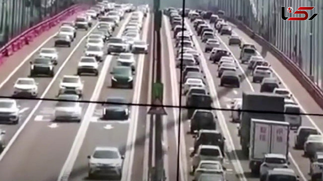 صحنه وحشتناک روی پل روگذر / چینی ها به خودشان هم رحم نمی کنند ! + فیلم