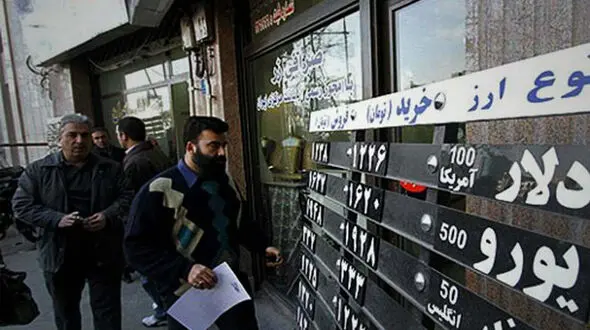 قطع اینترنت ایران، صرافی‌ ها را از کار انداخت/ انتقال پول از دبی با کشتی
