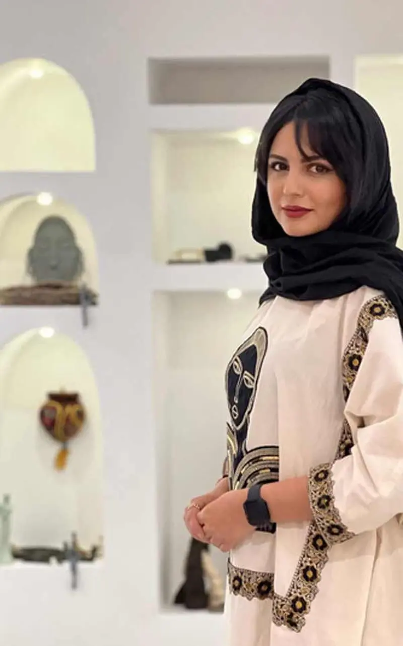 استایل شیک بازیگر افعی تهران در خانه اش