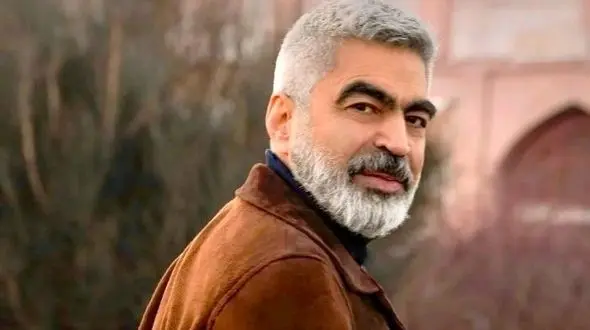 گزیده‌ای از شعرخوانی سروش صحت از حضرت حافظ با حضور دکتر شکوری/ وقتی که امید به زندگی در دلت جوانه میزند/ از کران تا به کران لشکر کفر است ولی، از اَزَل تا به اَبَد، فرصتِ درویشان است+ ویدیو