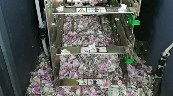 موش ها پول های دستگاه خودپرداز را خوردند + عکس