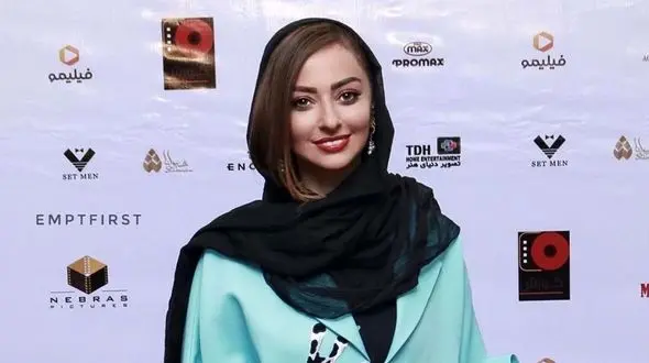 عکس/ نفیسه روشن کنار سگ های بزرگ با ژستی خاص!