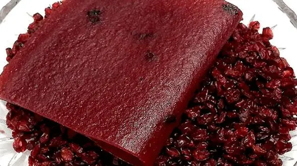 عکس / خلاقیت تحسین آمیز عروس ایرانی در پخت لواشک  برای مادرشوهرش /  طرح فرش اصیل ایرانی روی لواشک حماسه ساخت