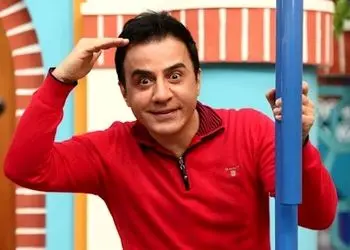 محفل شاد عمو پورنگ داریوش فرضیایی با مه لقا باقری همسر جواد عزتی و آرزو افشار بازیگر سریال آوای باران/ گویا گذر زمان و بالارفتن سن روی چهره هنرمندامون هیچ تاثیری نداره