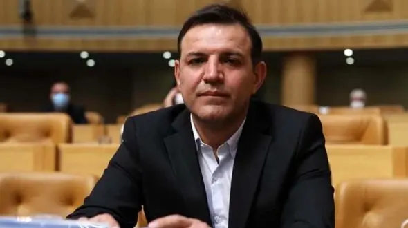 واکنش عزیزی خادم درباره ارتباط با فرد خاص/ ممنوعیت سفر خارجی؟ چیزی نشنیده‌ام + فیلم