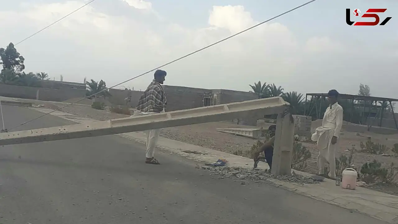 عکس باورنکردنی از شکستن 41 تیربرق در طوفان دلگان