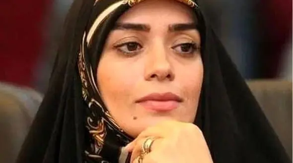 فیلم آواز خواندن “الهام چرخنده”  / او توضیح داد