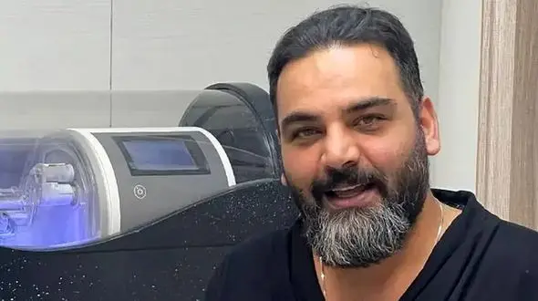 رونمایی از برادر معروف و خوشتیپ احسان علیخانی +عکس