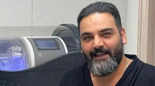 رونمایی از برادر معروف و خوشتیپ احسان علیخانی +عکس