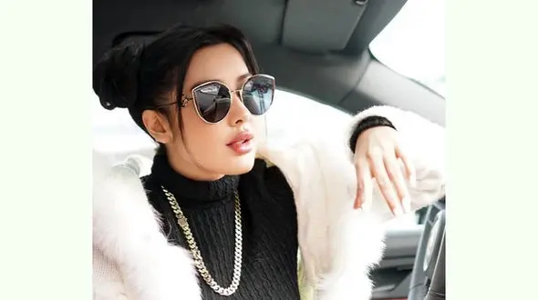 تقلید  نیلی افشار ازبازیگر زن در ترکیه  