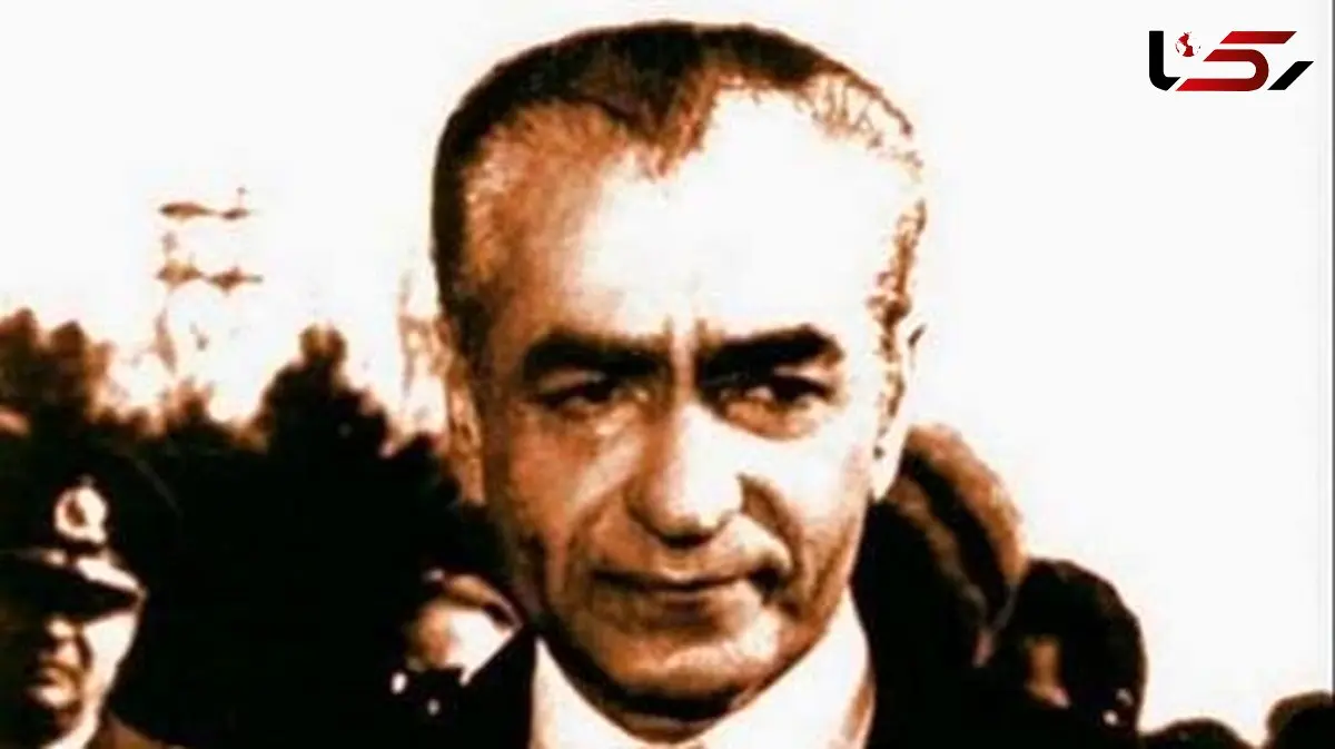 عکس/  حک کردن تصویر محمدرضا شاه پهلوی با دندان های لمینیت شده در پس کله یک آقا 