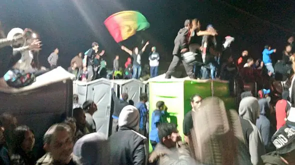 حادثه باورنکردنی در کنسرت خواننده پاپ+فیلم و عکس