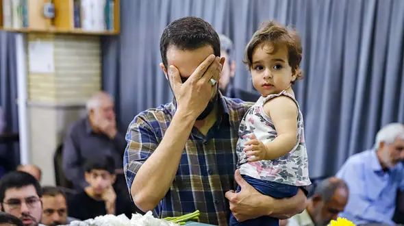 هشدار یک فرمانده سپاه به دانشجویان ! / تاکنون بسیجی ها خیلی تحمل کرده اند !