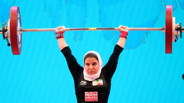 قویترین خانم پرستار بیماران کرونایی ایران‌‎ را بشناسید / پوپک وزنه بردار است + عکس