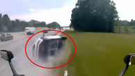 فیلم لحظه تصادف هولناک کامیون با خودرو سواری در بزرگراه