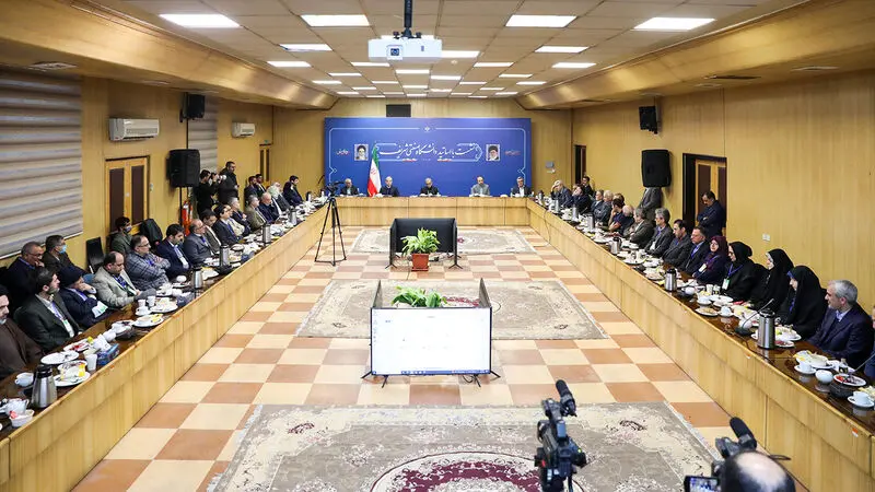 پرشکیان در جمع اساتید دانشگاه شریف تهران 