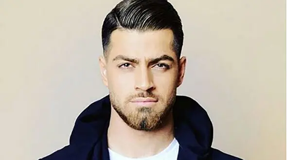 دختر مو بلوند دست در دست لژیونر ایرانی + عکس