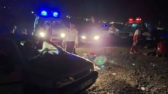 حادثه رانندگی در محور هرسین - نورآباد / 2 خودرو در هم پیچیدند