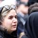 به بهانه سالگرد فوت آتیلا پسیانی یادی کنیم از حضور پرشور هنرمندان در مراسم تشییع باشکوه ستاره سینمای ایران: از اشک های دخترش ستاره تا چهره غمگین رامبد جوان، محسن تنابنده و