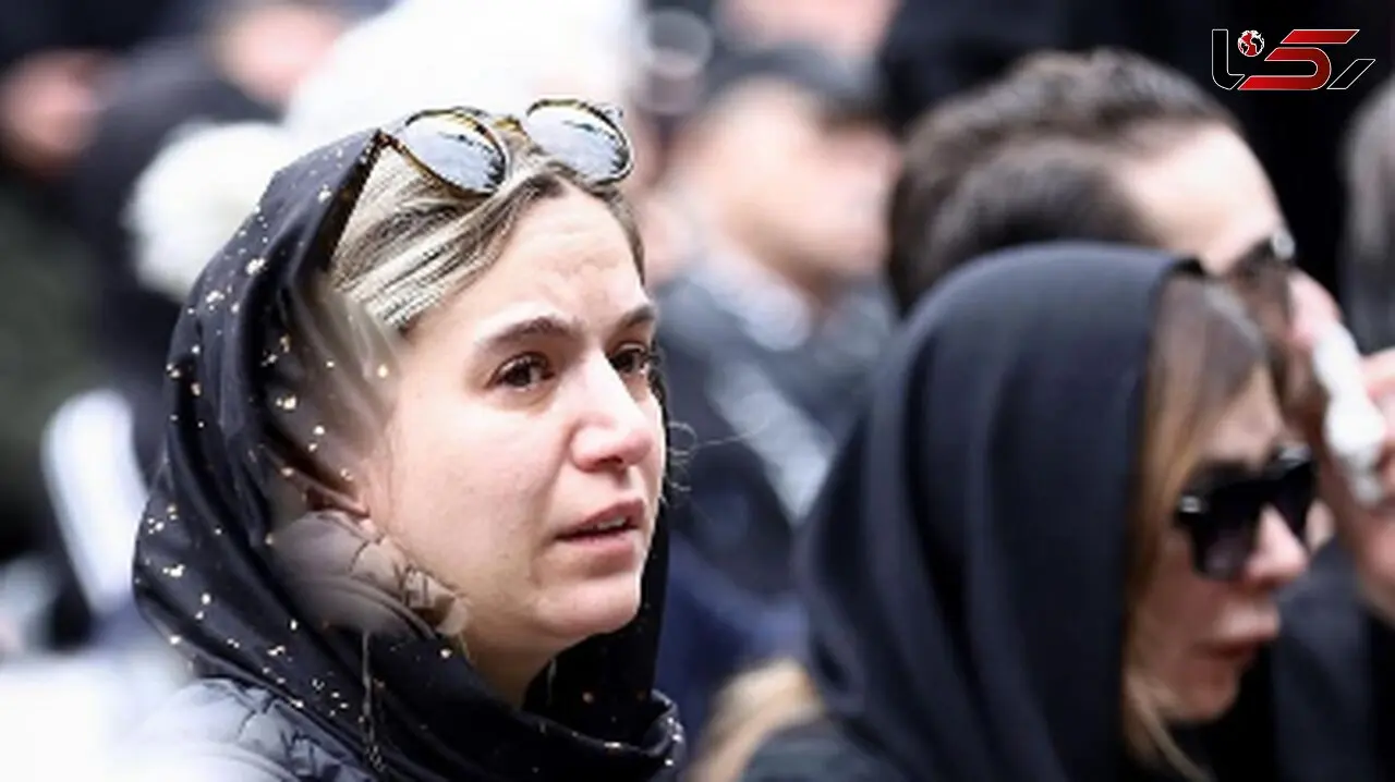 به بهانه سالگرد فوت آتیلا پسیانی یادی کنیم از حضور پرشور هنرمندان در مراسم تشییع باشکوه ستاره سینمای ایران: از اشک های دخترش ستاره تا چهره غمگین رامبد جوان، محسن تنابنده و