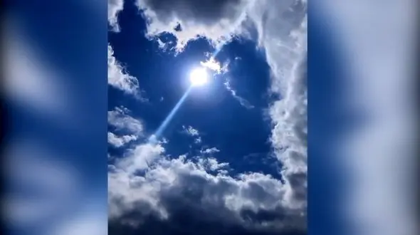 ایران در بین ابرها + فیلم