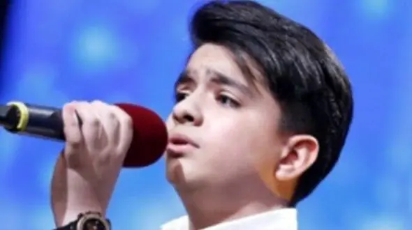 فیلم آواز حماسه ای پسر نوجوان با آهنگ بابک جهانبخش ! / آهنگ رفت تو نگاش حسی نداشت ! / صدای بهشتی اش کولاک کرد !