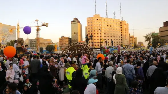 مترو و اتوبوس نمی توانستند پاسخگوی جمعیت مهمانی ۱۰ کیلومتری عید غدیر باشند / ترافیک سنگین اجتناب ناپذیر بود + فیلم