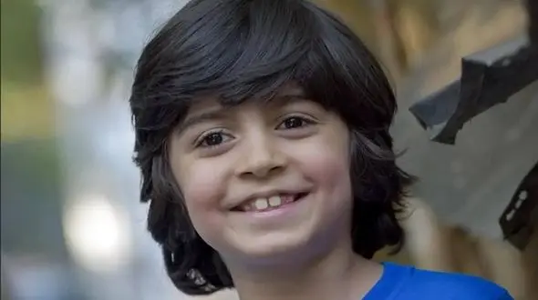 فیلم  آواز هنرمندانه / رایان سرلک شونه به شونه رفیقش پایکوبی میره ولی یه جایی دوستش شیک تره 