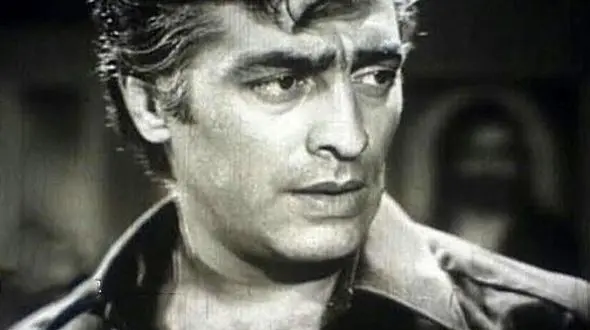 عکس/ سفر در زمان/ فردین در مغازه‌ فرش فروشی‌اش همراهِ پسرش و رضا صفایی‌پور