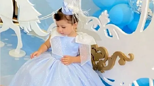 نمک پاشی نصرتی طور نبات استخری در رستوران لاکچری بلژیک