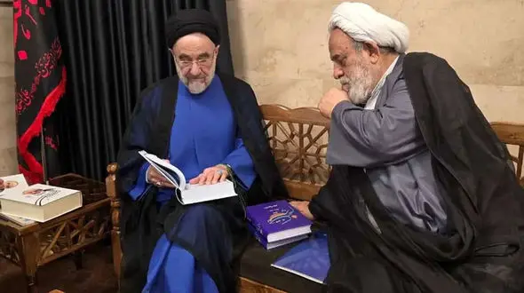 گفتند بخاطر دیدار با خاتمی باید درآتش جهنم سوزانده شوم / برای شرکت پزشکیان در مراسم عزاداری از من انتقاد کردند