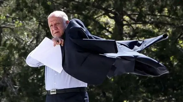 زنگنه استعفا کرد