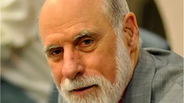 پدر اینترنت کرونایی شد + عکس