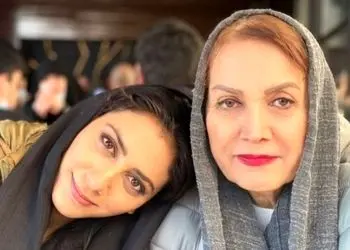 عکس / نگاهی به مراسم عزاداری مادر مارال فرجاد بدون حضور خانم بازیگر/  افسوس سرطان داشتم نتونستم حاضر باشم ...