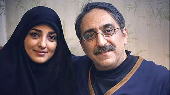 فیلم آقای مجری شیک پوش با پیژامه در خانه اش ! / ستاره سادات قطبی پدرانه شوهرش را منتشر کرد !
