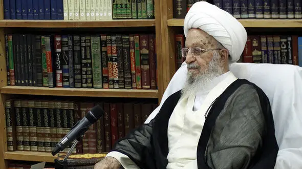 آیت‌الله مکارم شیرازی: از شرایط ناراضی هستیم