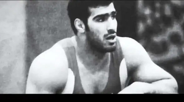 فیلم/ راز تلخ خودکشی قهرمان نامدار کشتی در زندان!