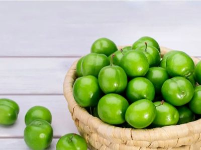 چرا خوردن زیاد گوجه سبز برای معده بد است؟