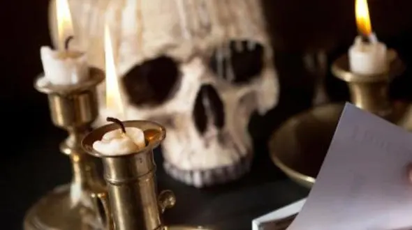 جدال با ارواح خبیثه تا جارویی که سد راه دختران دَم‌بخت است