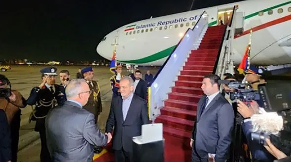 دکتر پزشکیان وارد قاهره پایتخت مصر شد 