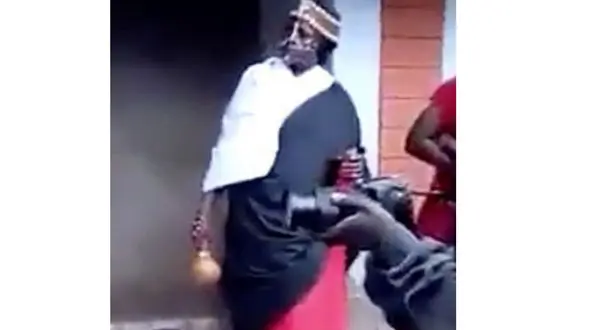 درخواست عجیب و بی شرمانه رمال زن +عکس