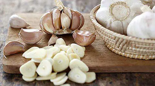 خواص و مضرات سیر برای سلامتی