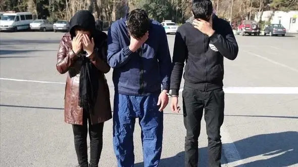 یک زن و 3 مرد قالیشویی را خانه فساد کردند / در قم فاش شد