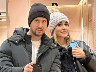 عکس ها / نگاهی به تیپ و استایل بازیگران در مراسم افتتاحیه طلا فروشی شاهرخ استخری/ از فریبا نادری و الناز حبیبی تا نفیسه روشن و مهدی ماهانی ...