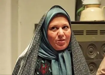 تصویری زیبا از گیتی قاسمی در لباس سنتی در نمایشگاه صنایع دستی کشور امارات / متقاوت از صدا و سیما و قاب تلویزیون!